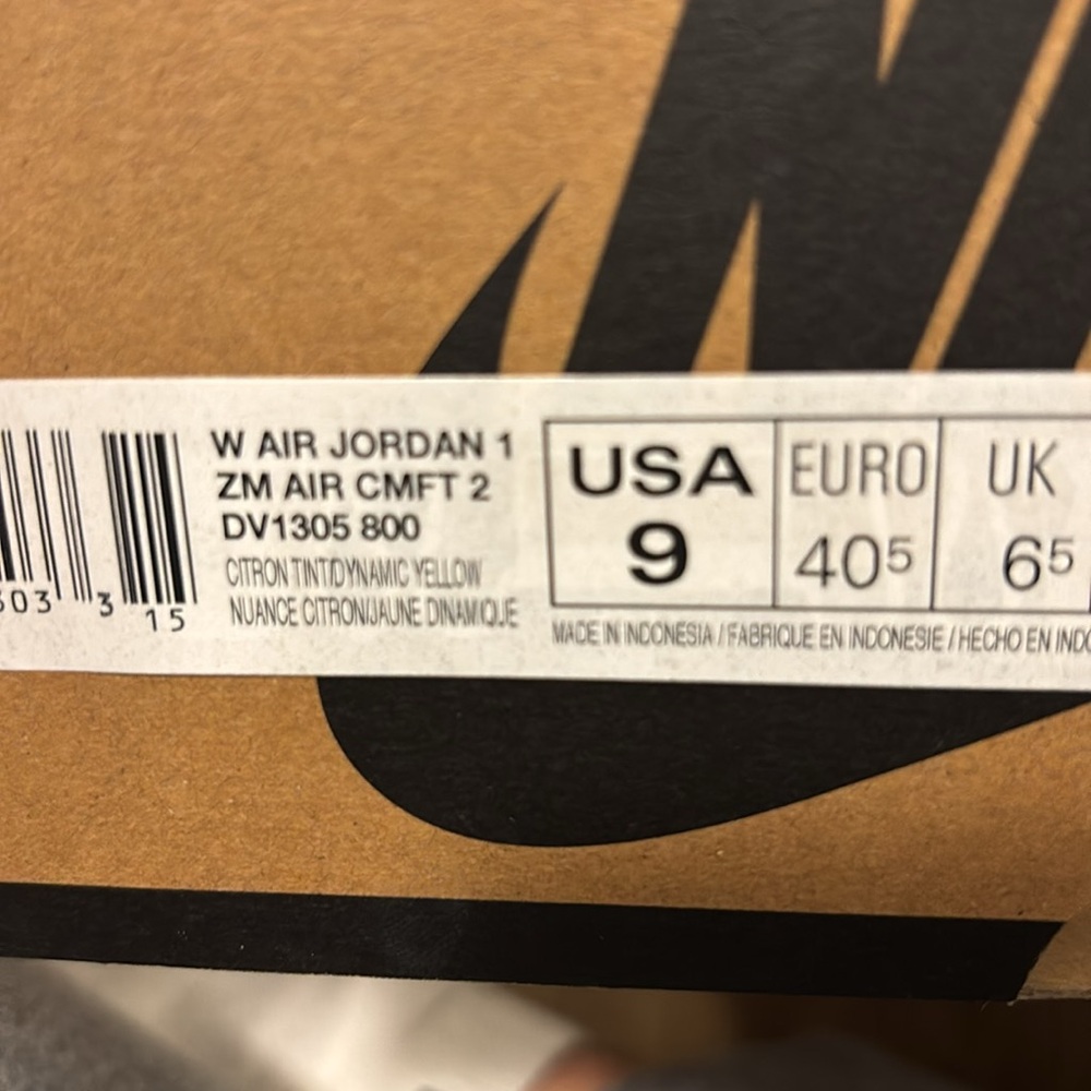 Women’s Air Jordan 1 Zoom Air Comfort 2 “Citron Tint/Dynamic Yellow” - Picture 2 of 9